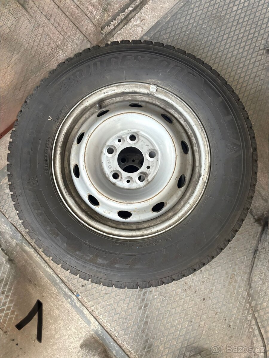 Bridgestone Blizzak 215/70 R15C dot 36/22 - 2