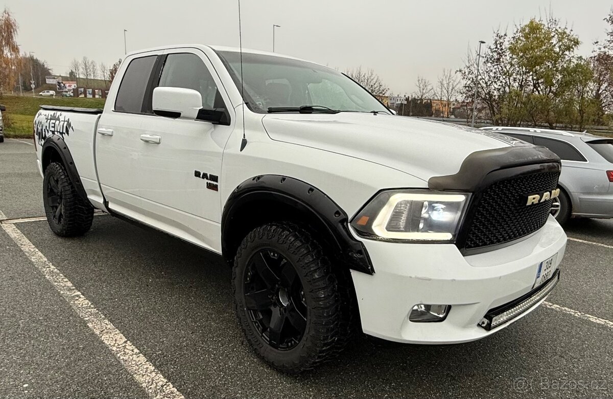 Dodge Ram 5.7 Rezervovano - 2