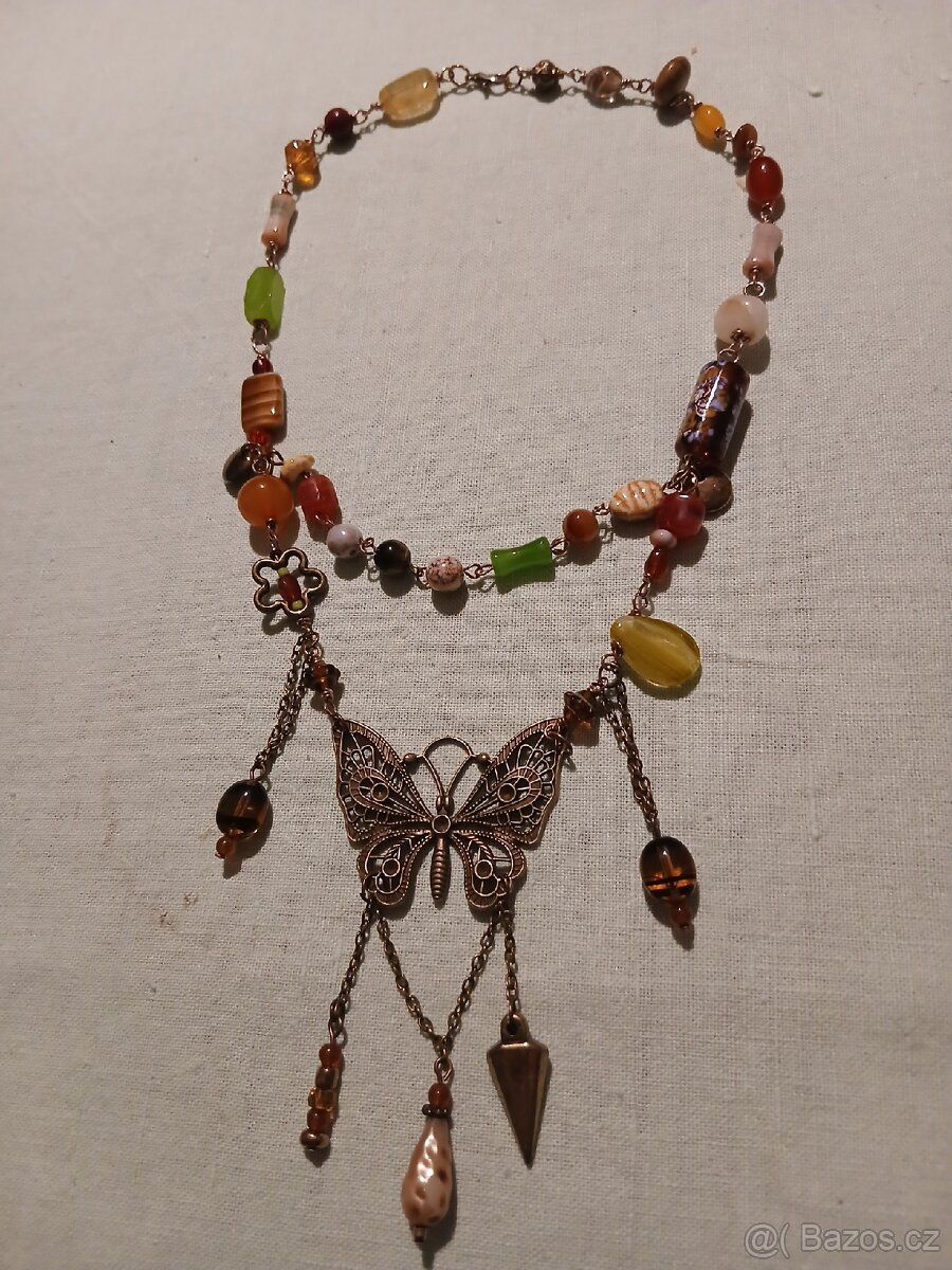 Drátkovaný náhrdelník ke krku Skleněné jablonecké korálky - 2