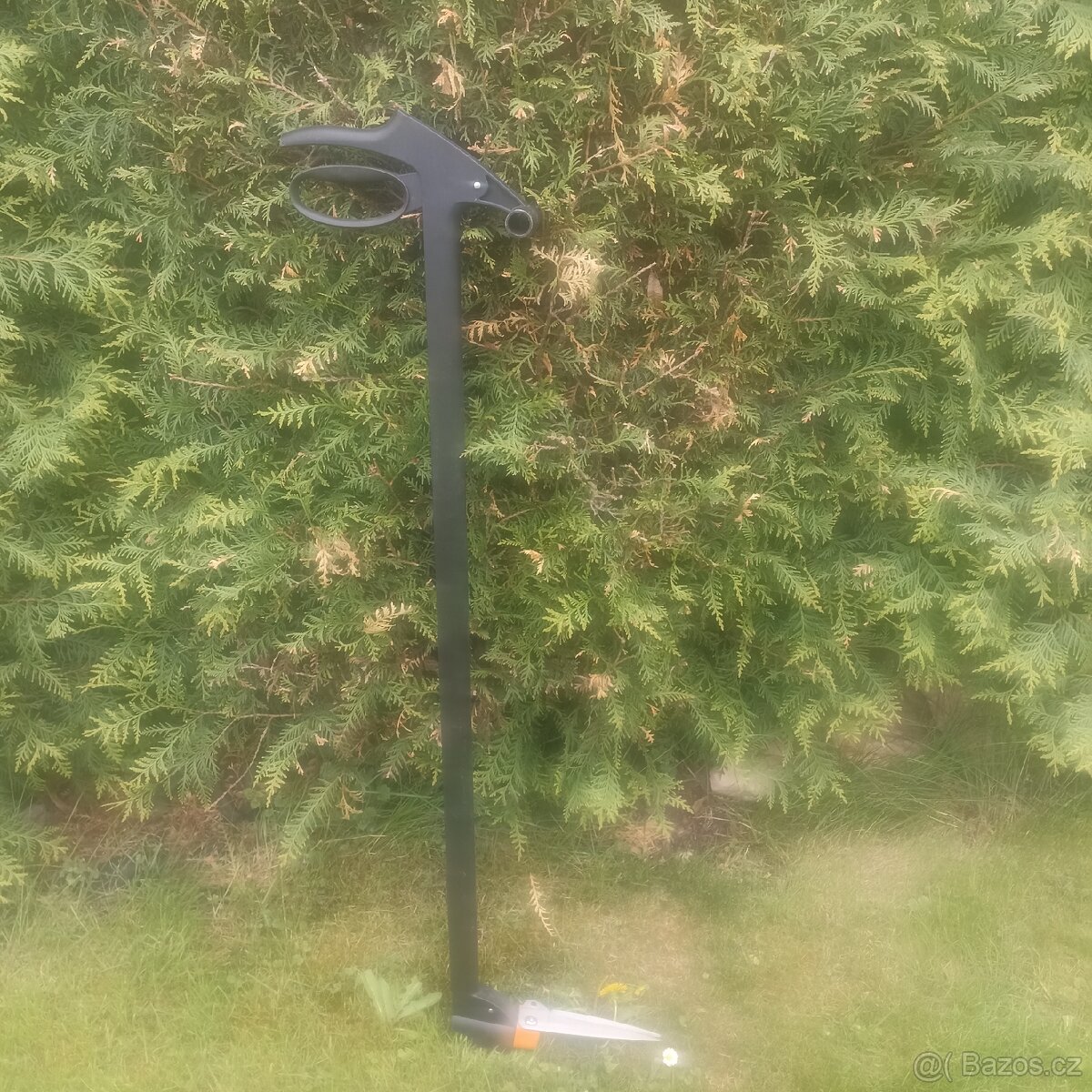 Nůžky na trávu Fiskars - 2