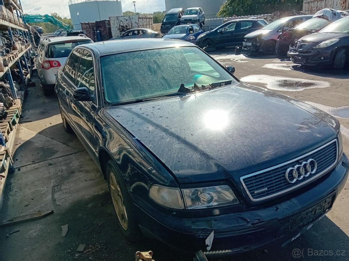 Audi A8 2.5 TDI ( AFB ) 110kW r.1998 modrá na náhradní díly - 2