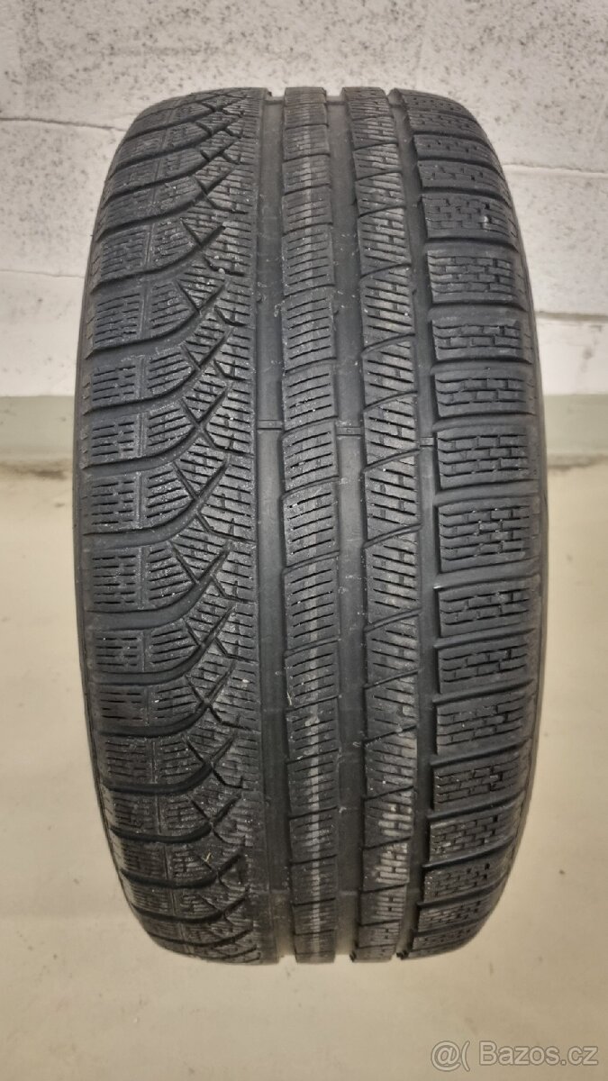 Pirelli P Zero Winter 255/45/20 - 2