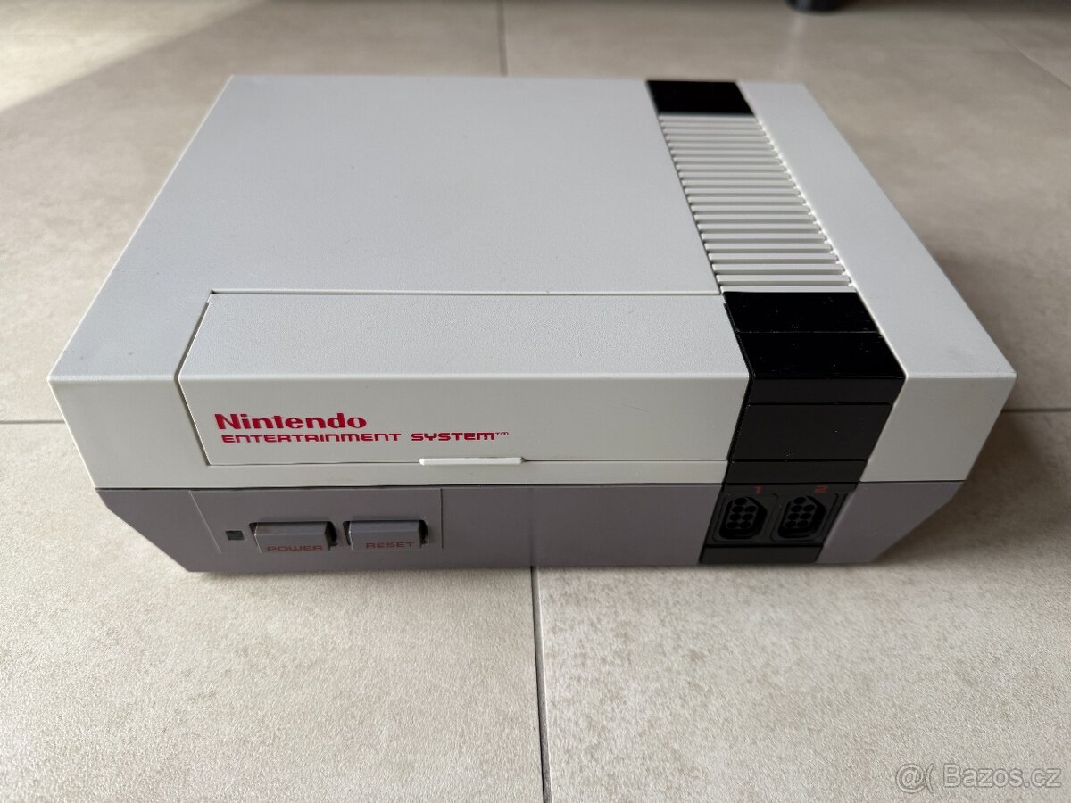Nintendo Entertainment System "NES"-NESE-001 - 2