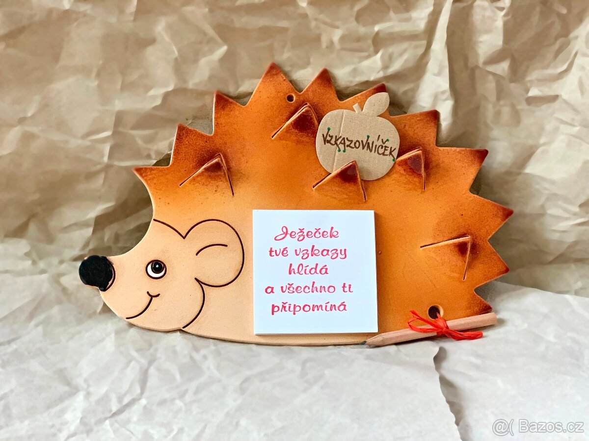 Dekorace Dárek Vzkazovníček Ježek, keramica k zavěšení 27cm - 2