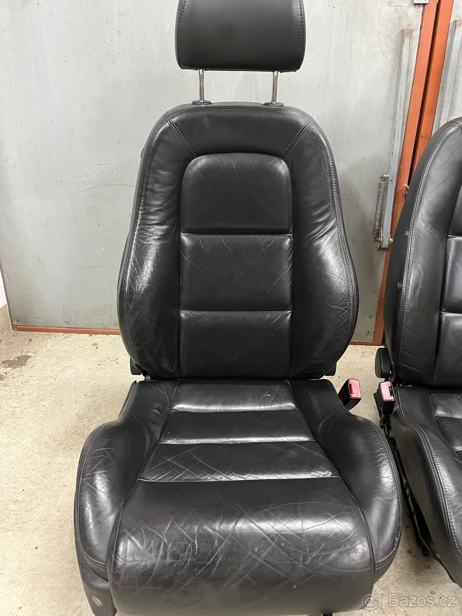 Sedačky Audi TT 8N - 2