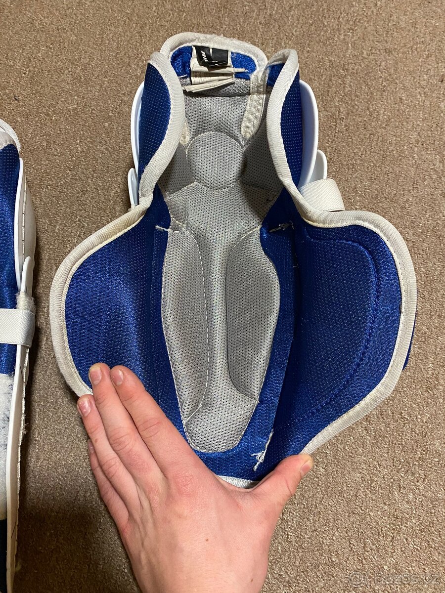 Hokejová výstroj a výzbroj - 2