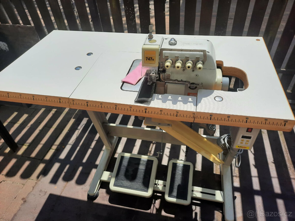 Průmyslový overlock Siruba 474K - 2