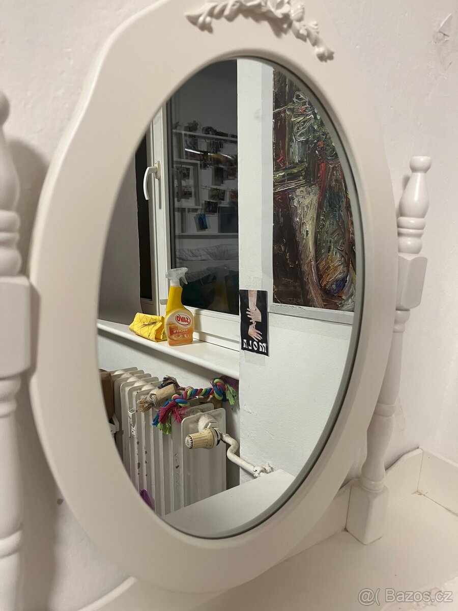 Kosmetický stolek - 2