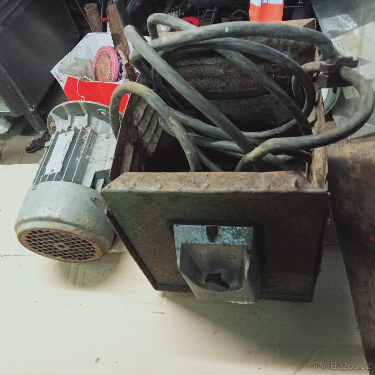 elektromotor z čerpadla na noze - 2