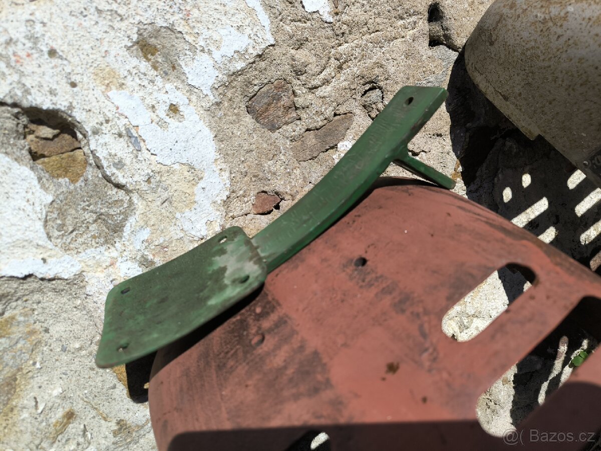 Držák na masku PF 62 - 2