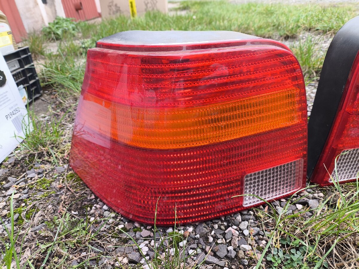 Zadní světla VW Golf IV - 2