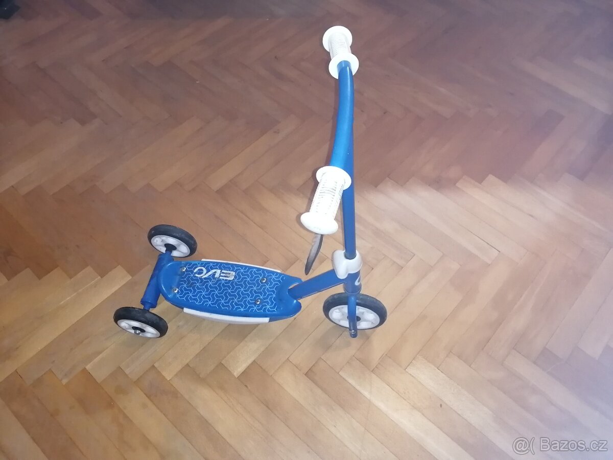 Tříkolová koloběžka HTI EVO - 2