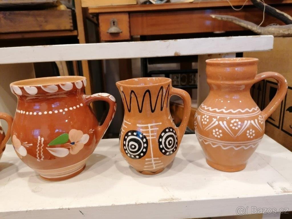 Keramické džbánky a konvička na smetanu - 2