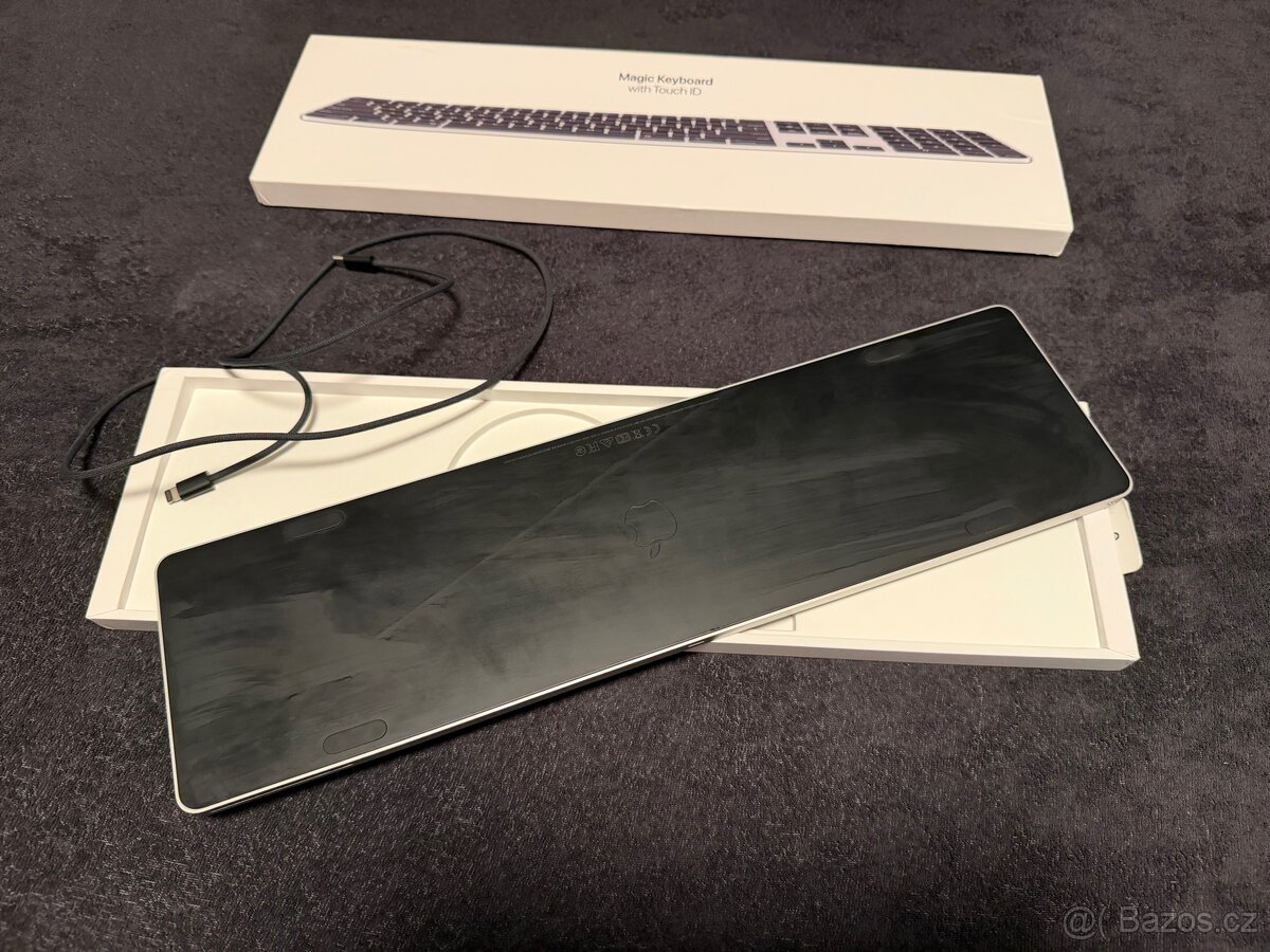 Apple Magic Keyboard s Touch ID Num, černá - EN Int. - 2