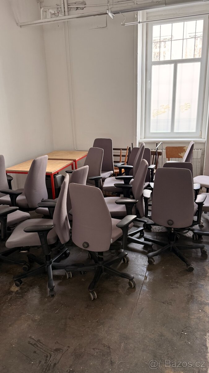 Kancelářská židle Kinnarps - 17ks - šedá - 2