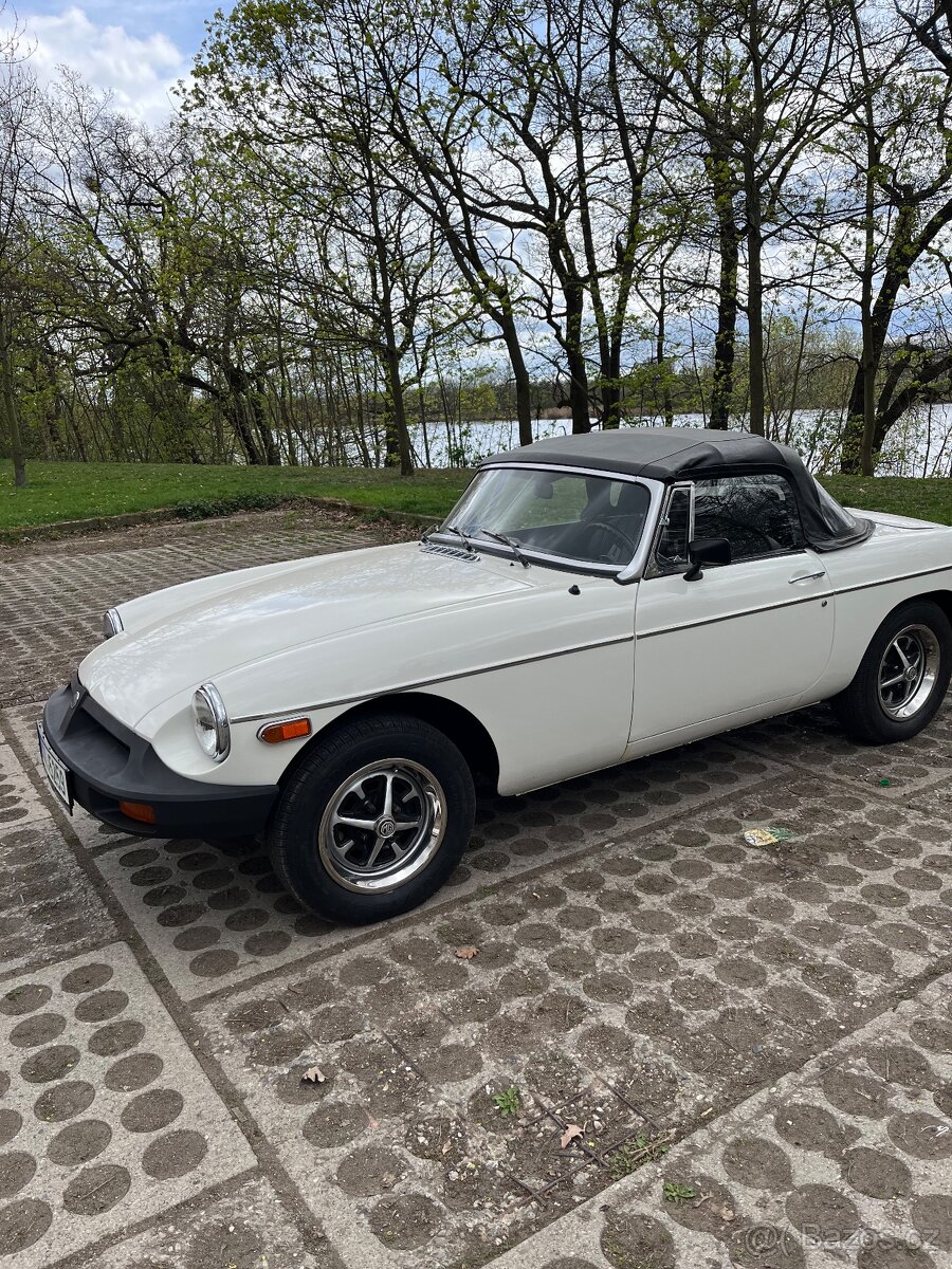 Prodám MG-B Kabrio - 2