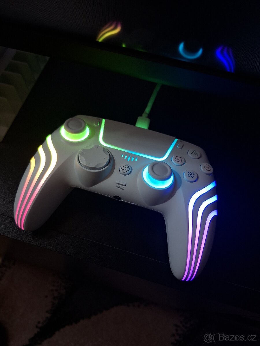 Bezdrátový ovladač pro PS4 a PC s RGB FR-TEC - 2