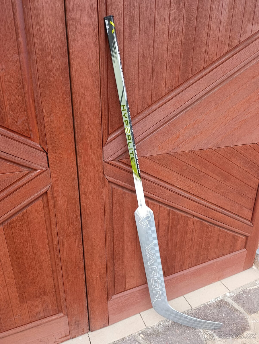 Brankářská hokejka Bauer hyp2rlite, pádlo 24", RHT - 2