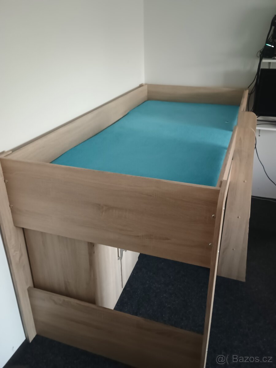 Vyvýšená postel s matrací - 2