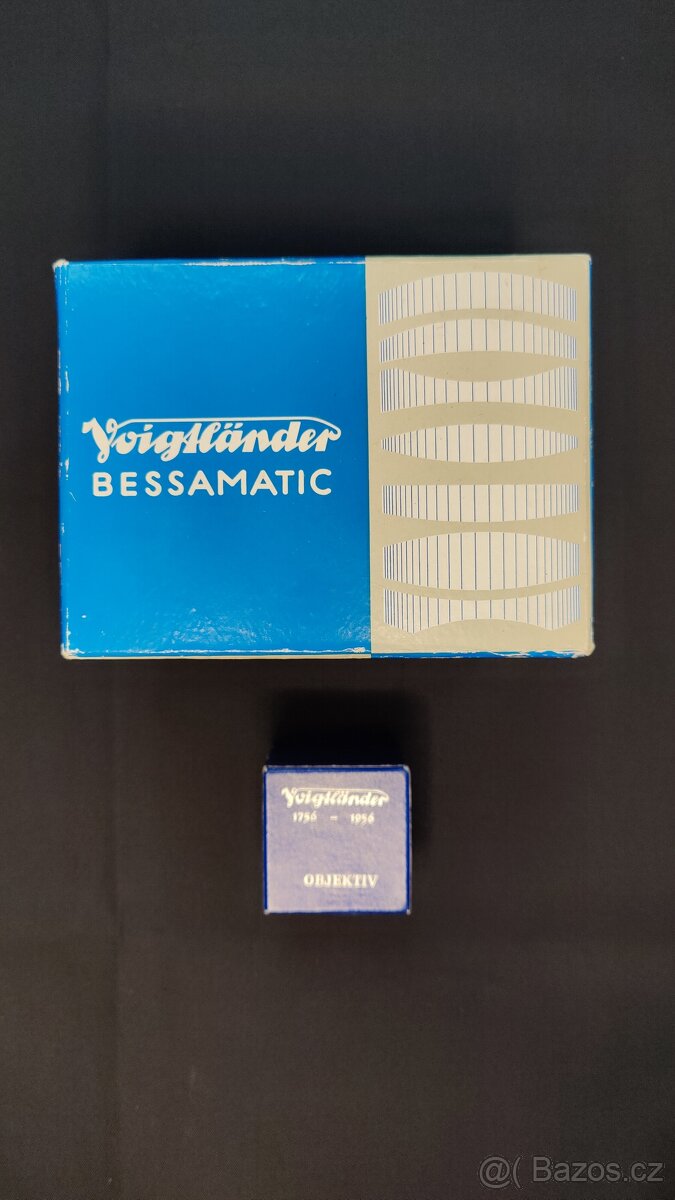 Starý fotoaparát + příslušenství. - 2