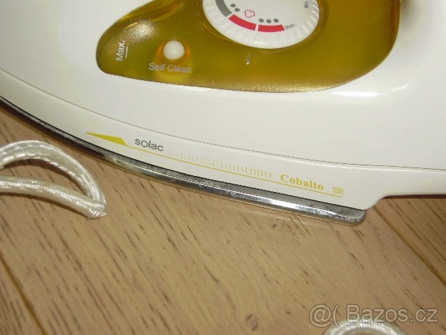 NAPAŘOVACÍ ŽEHLIČKA SOLAC P212 - 2