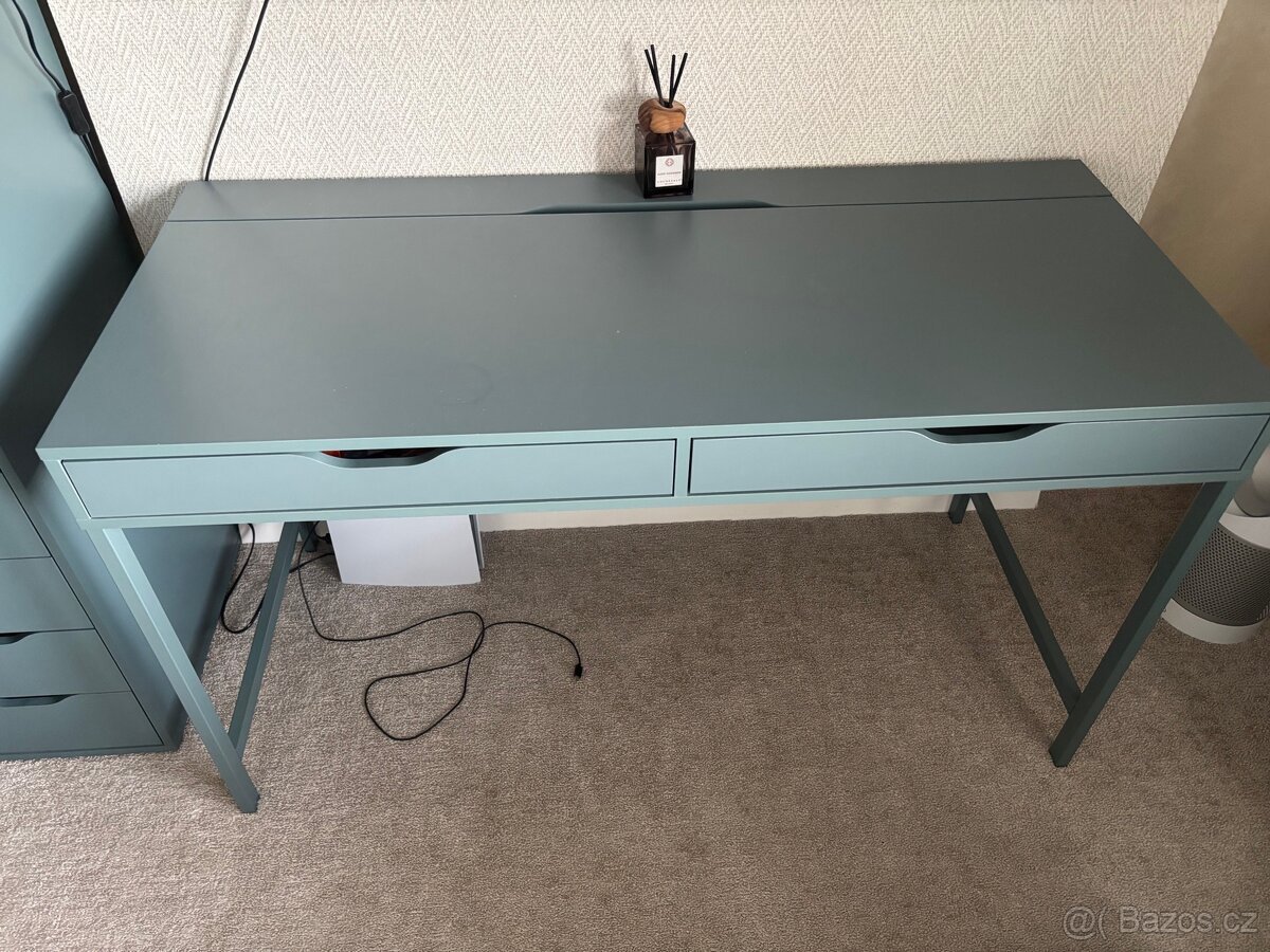 Psaci stul a skrin - 2