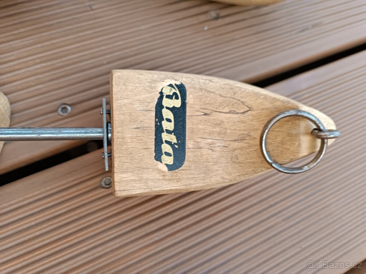 Retro dřevěné napínaky do bot 2 páry. - 2