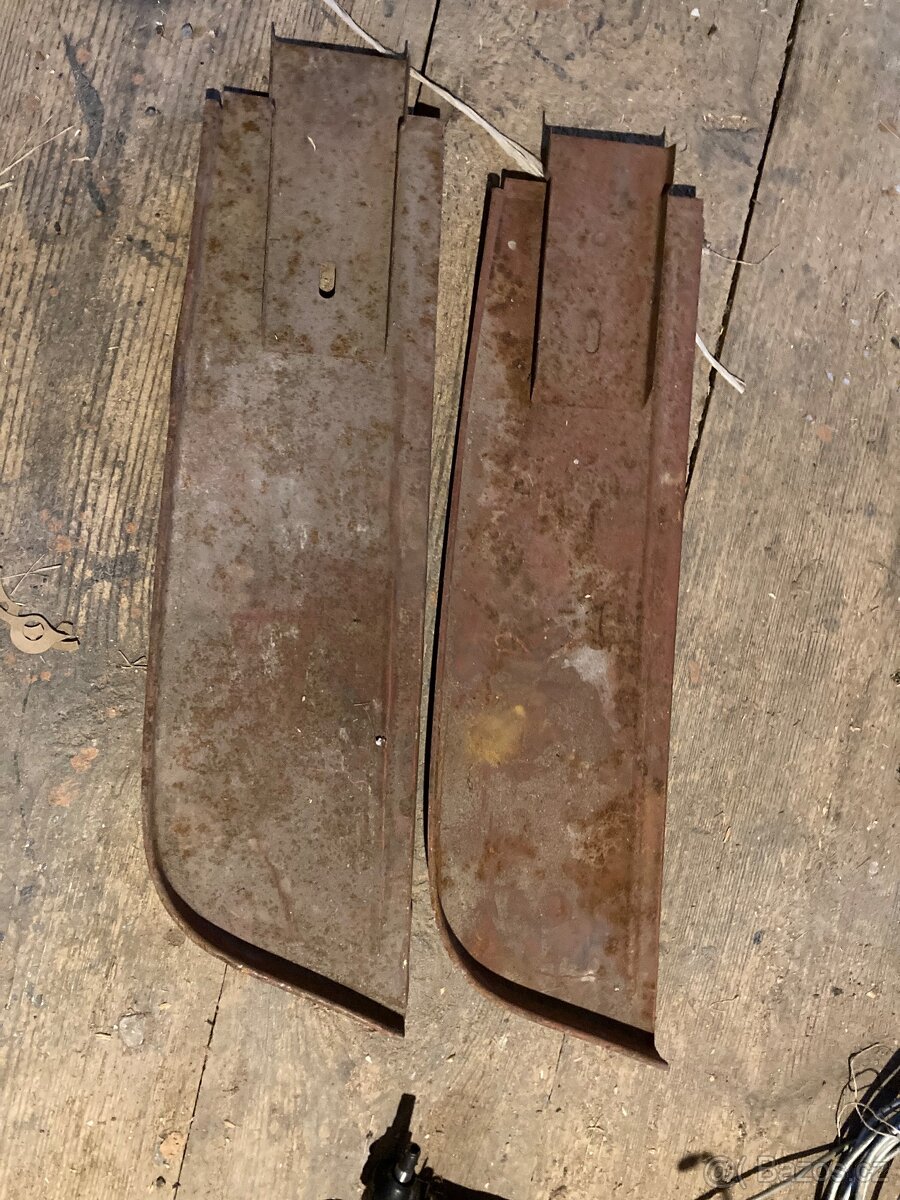 Škoda 1203 plech pod blatník - 2