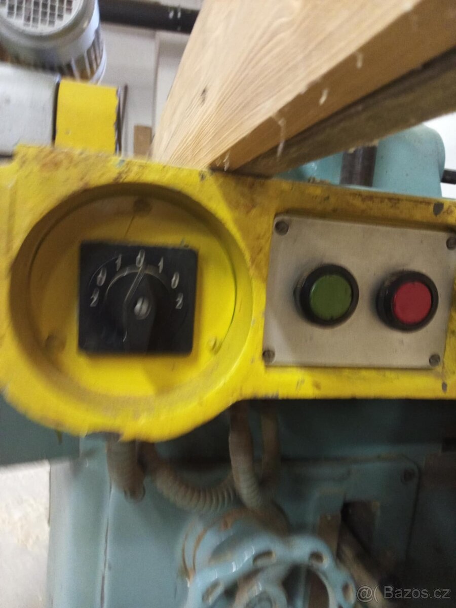 Spodní fréza s podavačem - 2