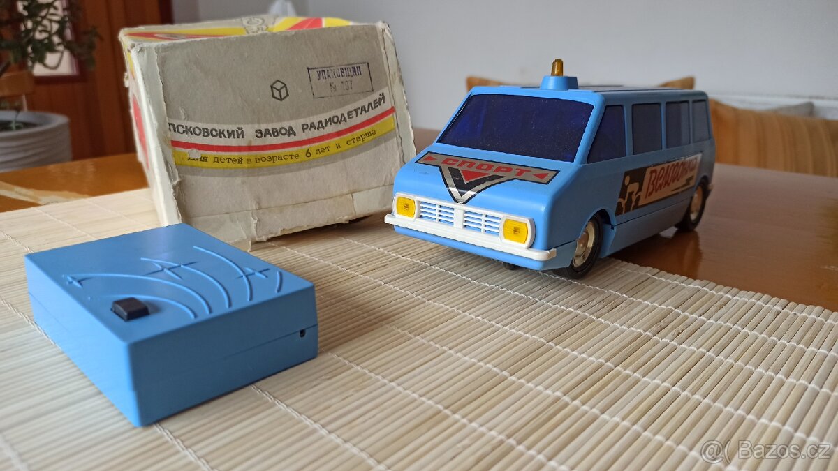 Stará hračka retro - 2