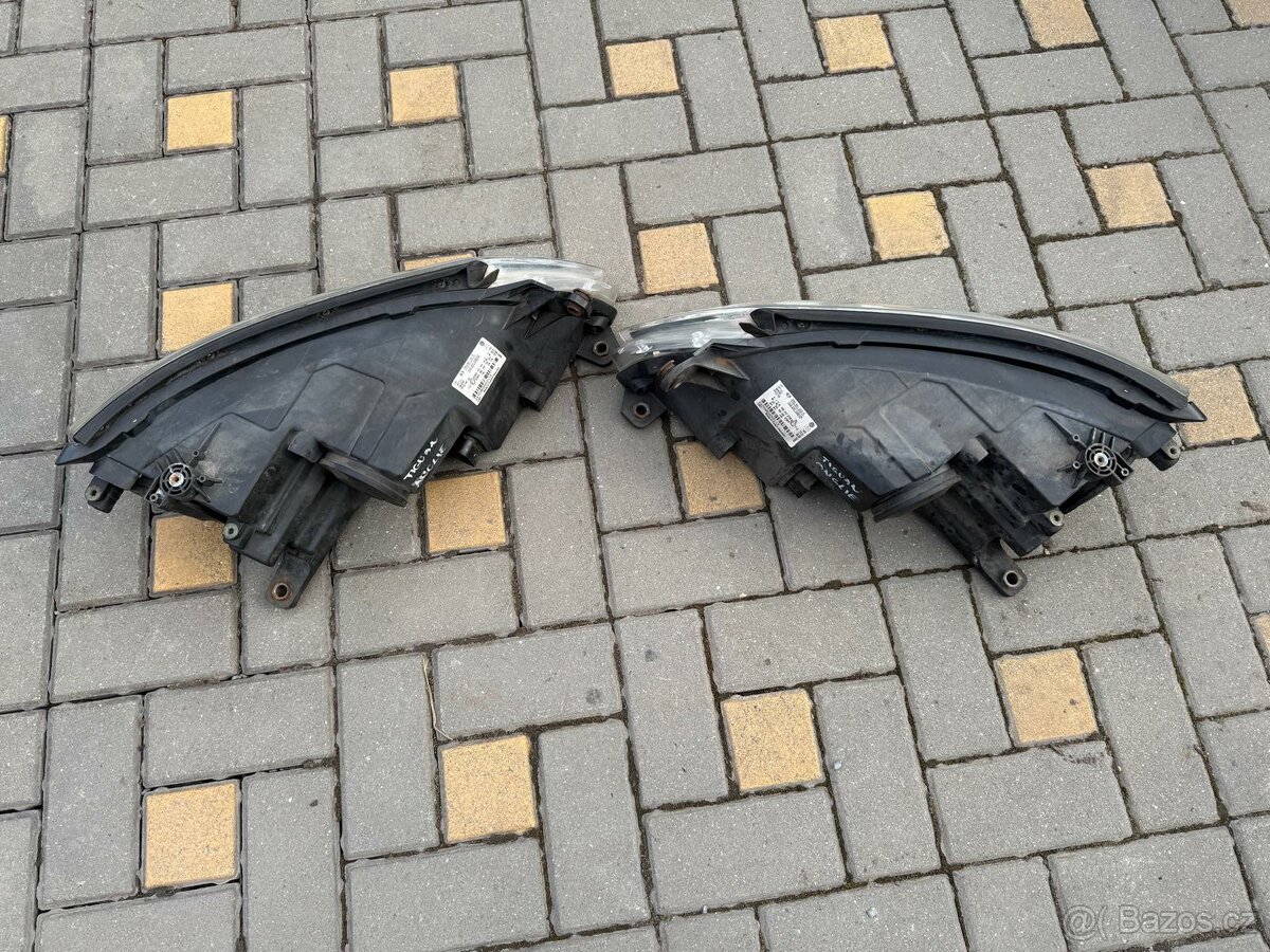 VW Tiguan předni světlo. - 2