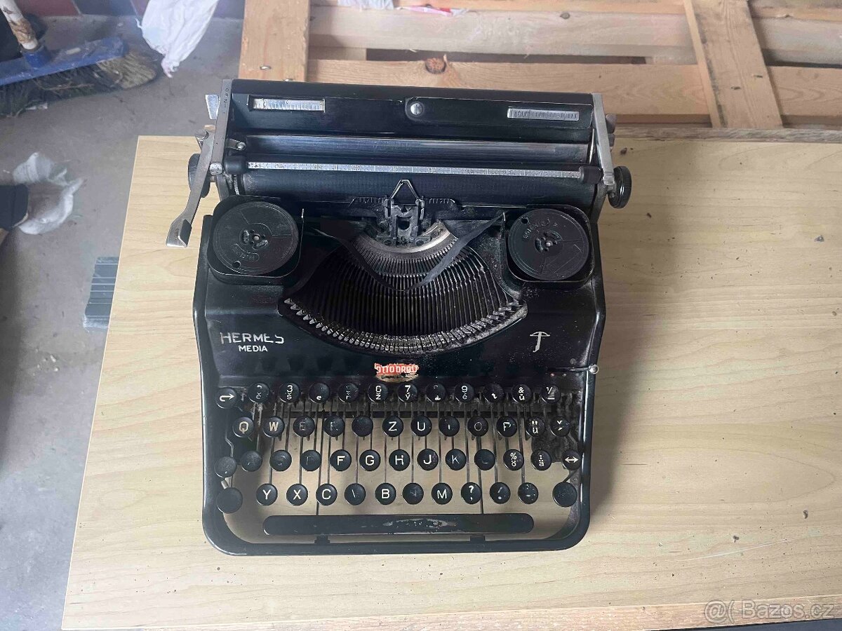 Psací stroj HERMES - 2