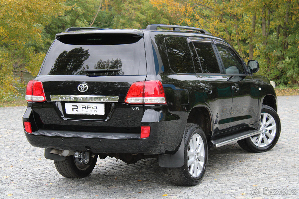 Toyota Land Cruiser 200 4.5 D4-D Luxury / 210 kW / Tažné