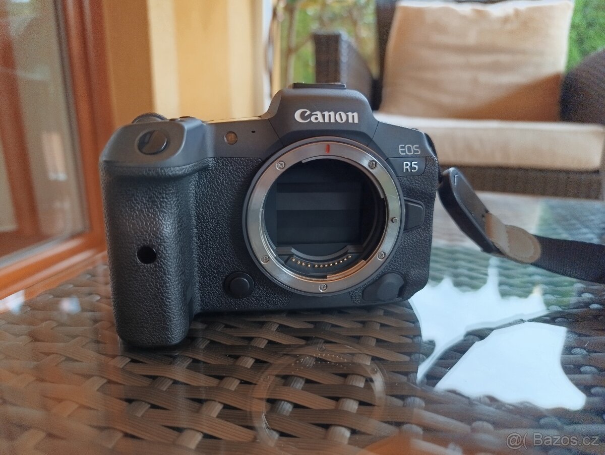 Fotoaparát CANON EOS R5 - zánovní - 2