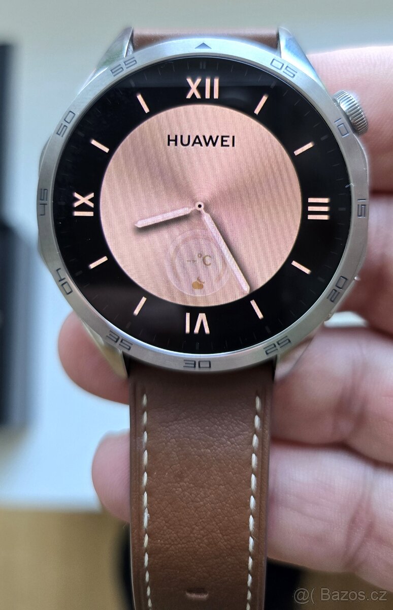 huawei watch gt 4 20 měsíců v záruce + sundávací kryt disp - 2