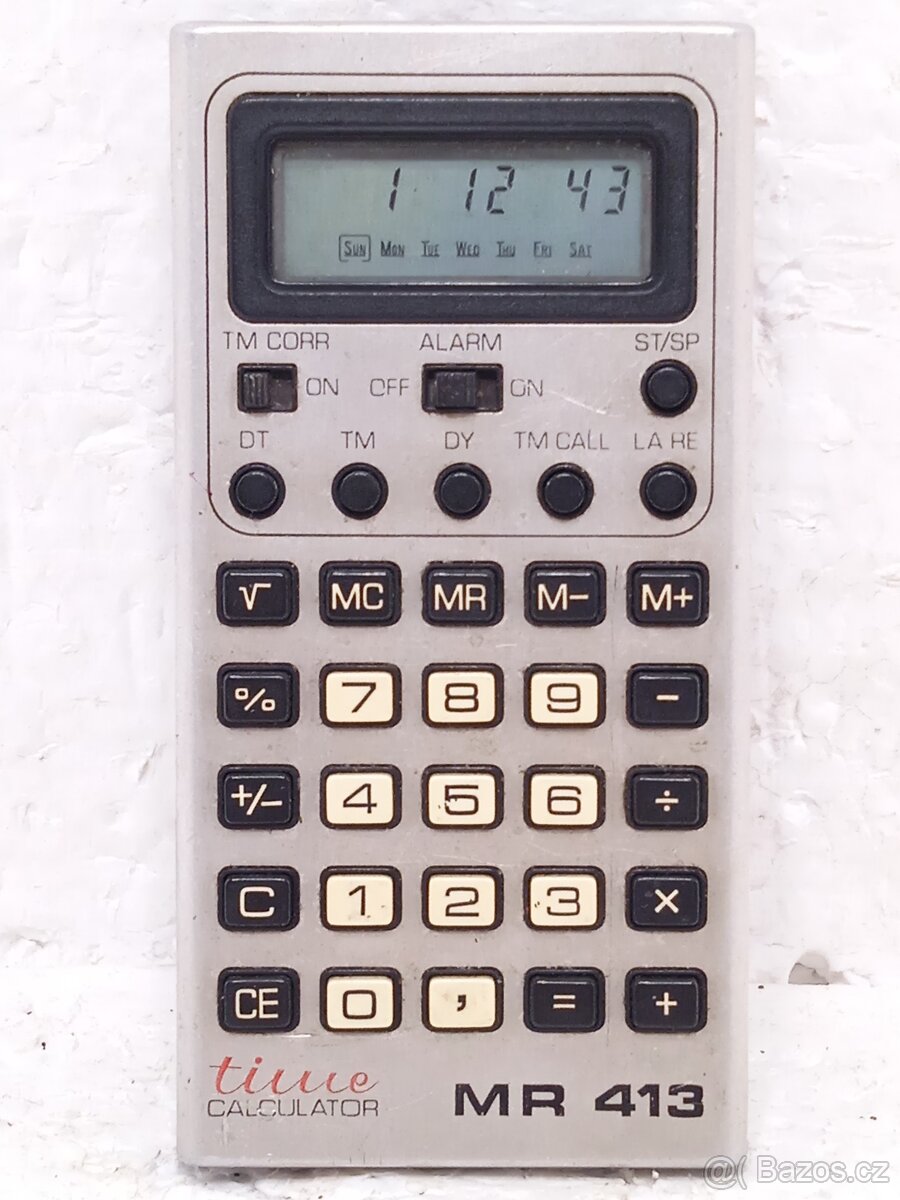 Tesla MR 413 - retro kalkulačka s budíkem stopkama datumem - 2