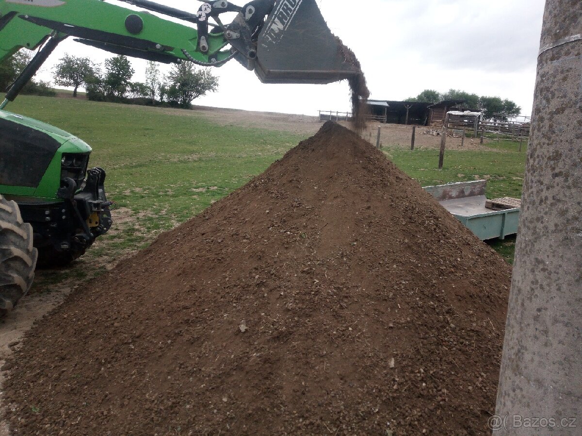 Tříděná zemina , kompost, reciklát - 2