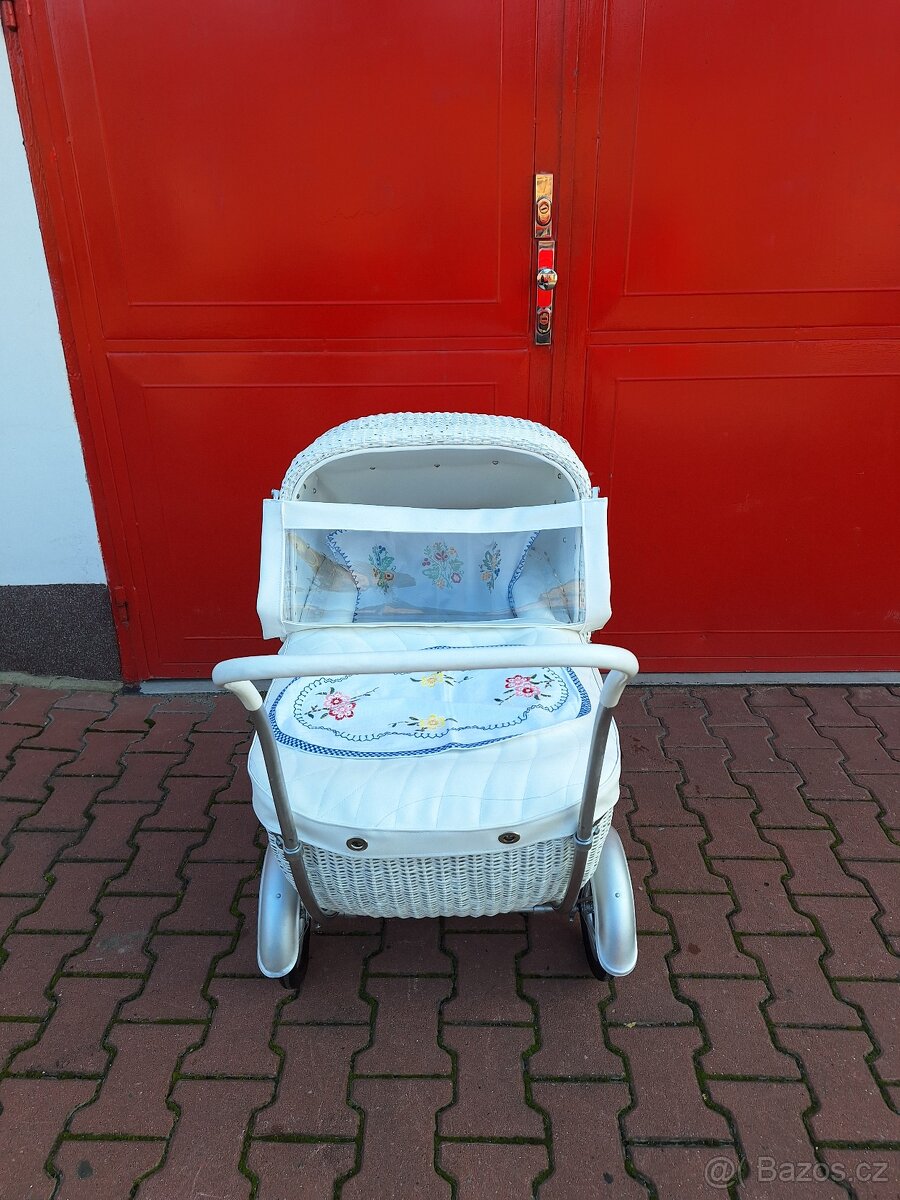 Retro proutěný kočárek Liberta pro dítě - 2