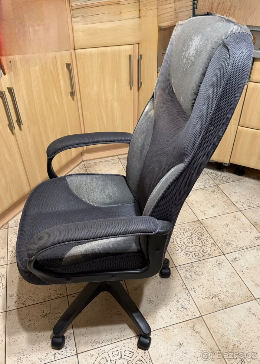 Kancelářské křeslo - 2