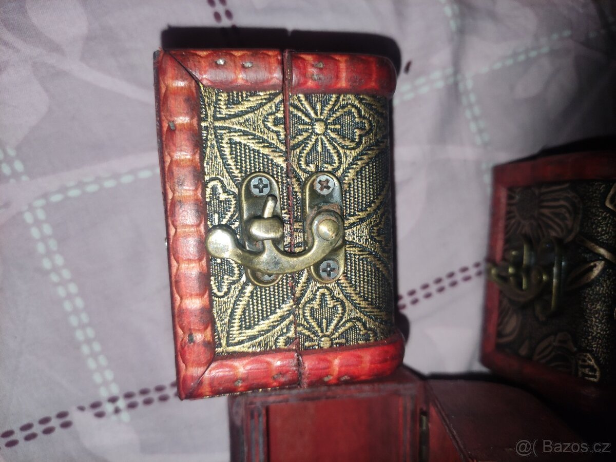 Malé dřevěné šperkovnice. - 2