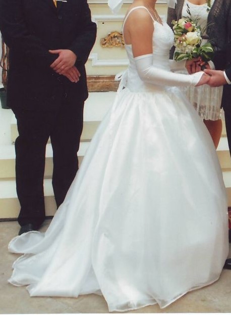 Dámské svatební šaty - 2