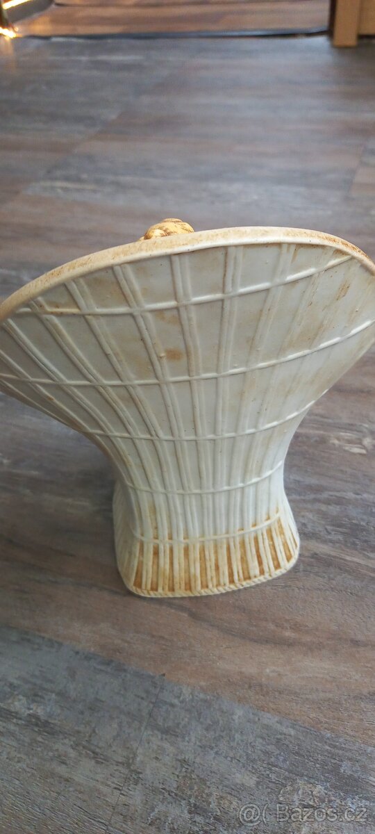 Porcelánová soška ženy - 2