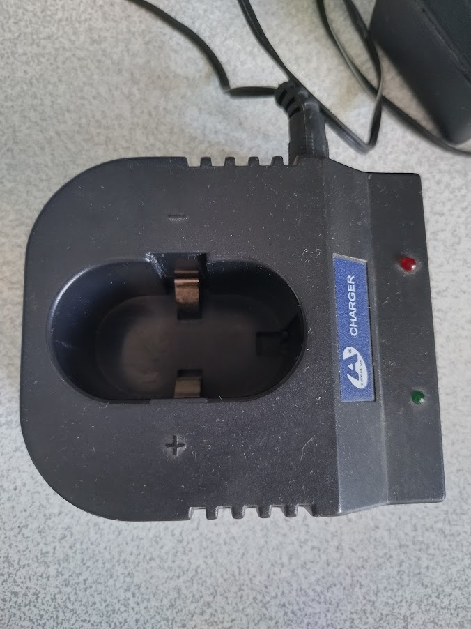 Nabíječka aku baterií - 2