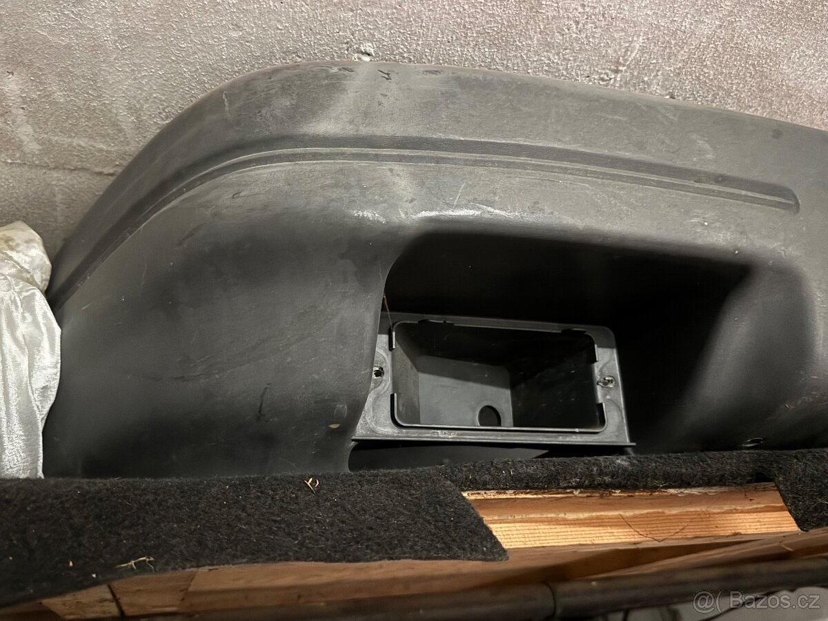 Ford Sierra Mk2 - nárazník s mlhovkami - 2