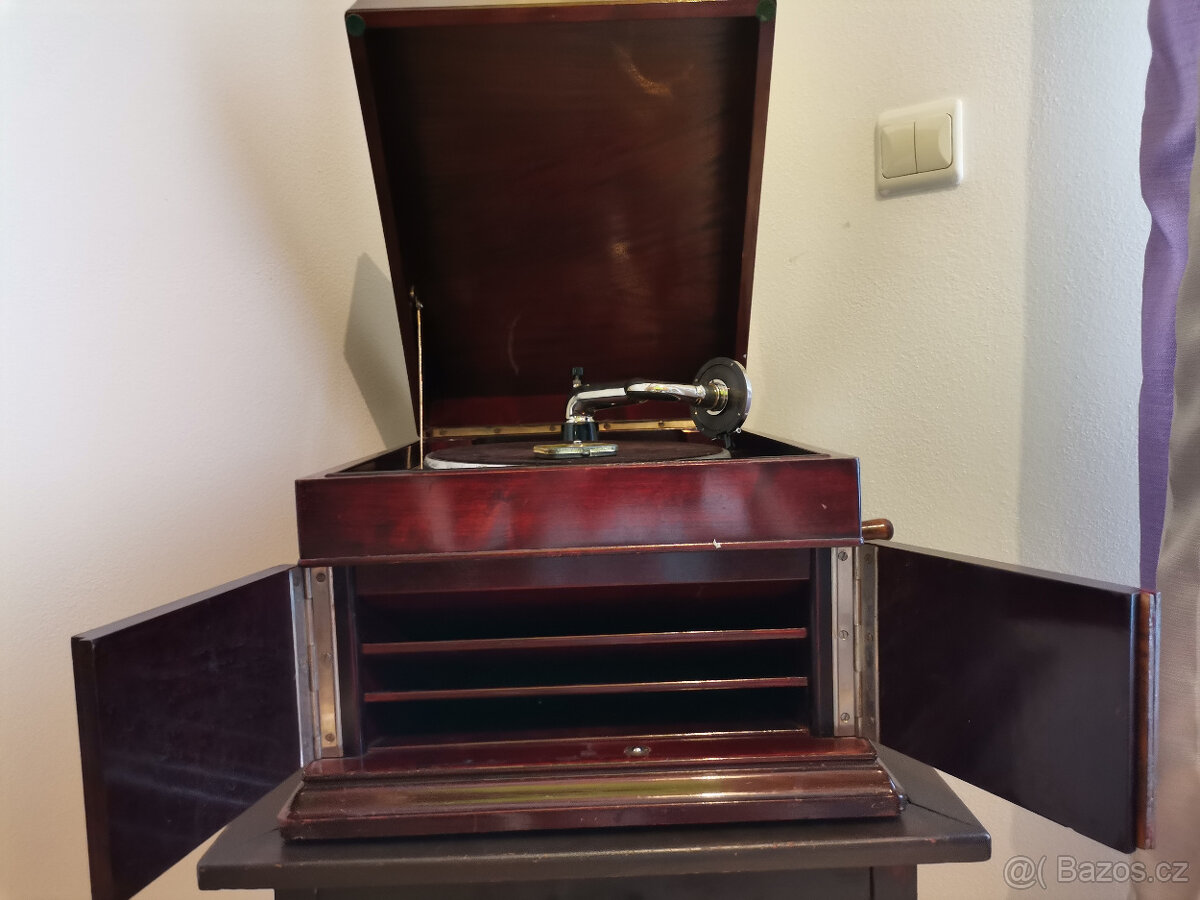 SALONNÍ GRAMOFON.. - 2