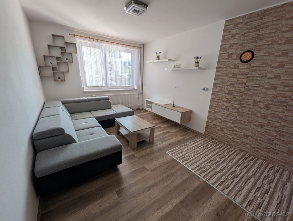 Pronájem bytu 2+1 58 m² Letonice - 2