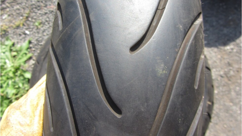 Píchlé Michelin 130/70/17, DOT4316 - 2