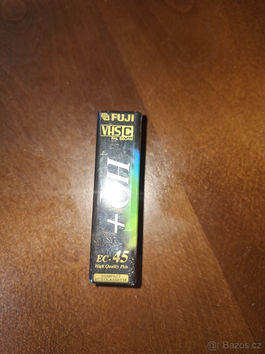VHS C a mini DV kazety. - 2