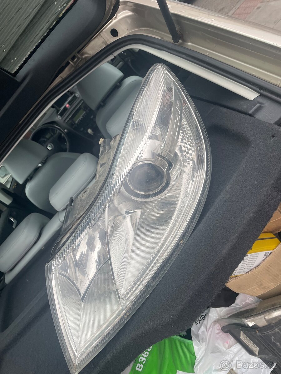 Prodám Bi-Xenon Škoda Octavia 2 facelift - 2