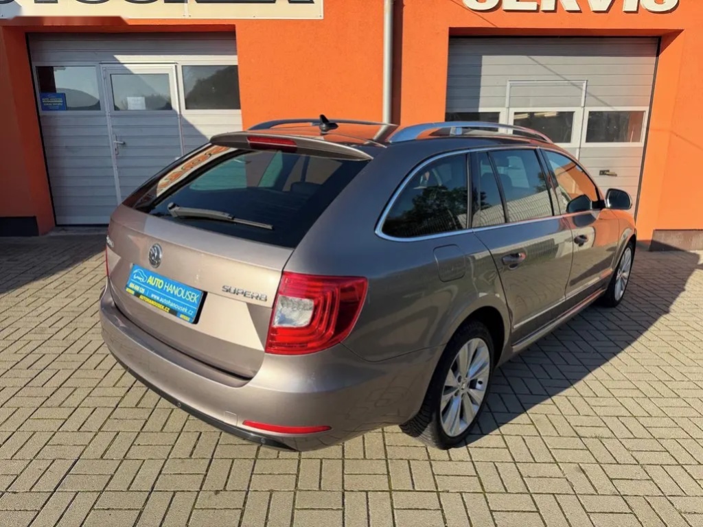 Škoda Superb, 2.0 TDI 103KW DSG NAVI - 2